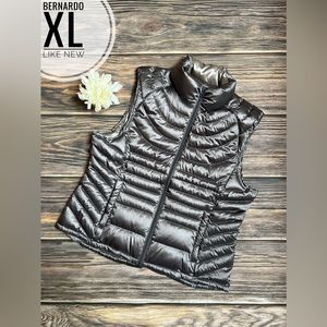 Bernardo down vest XL